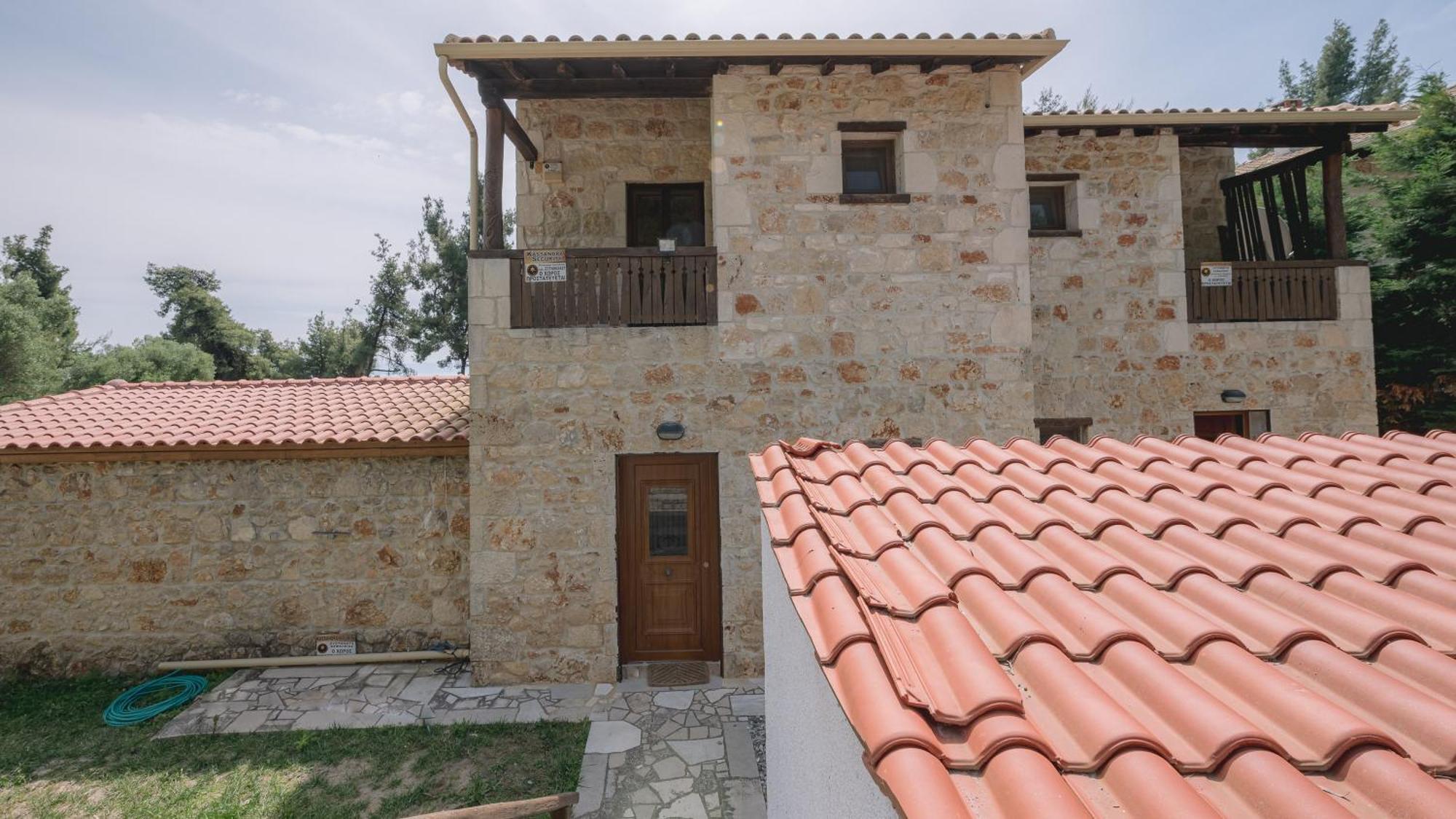 Stone Made Private Pool Villas Kriopigi Room photo